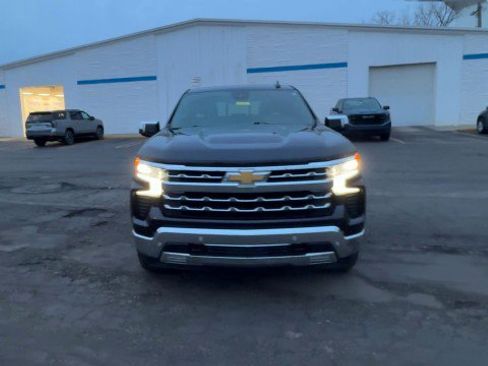 Used 2022 Chevrolet Silverado 1500 LTZ w/ LTZ Premium Package image 3