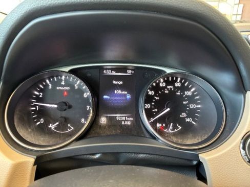 Used 2016 Nissan Rogue SV image 22