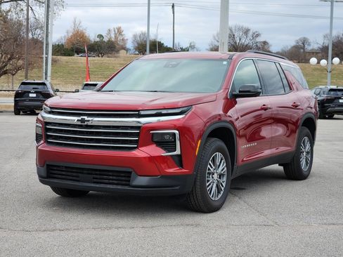 New 2026 Chevrolet Traverse LT w/ Driver Confidence Package image 3