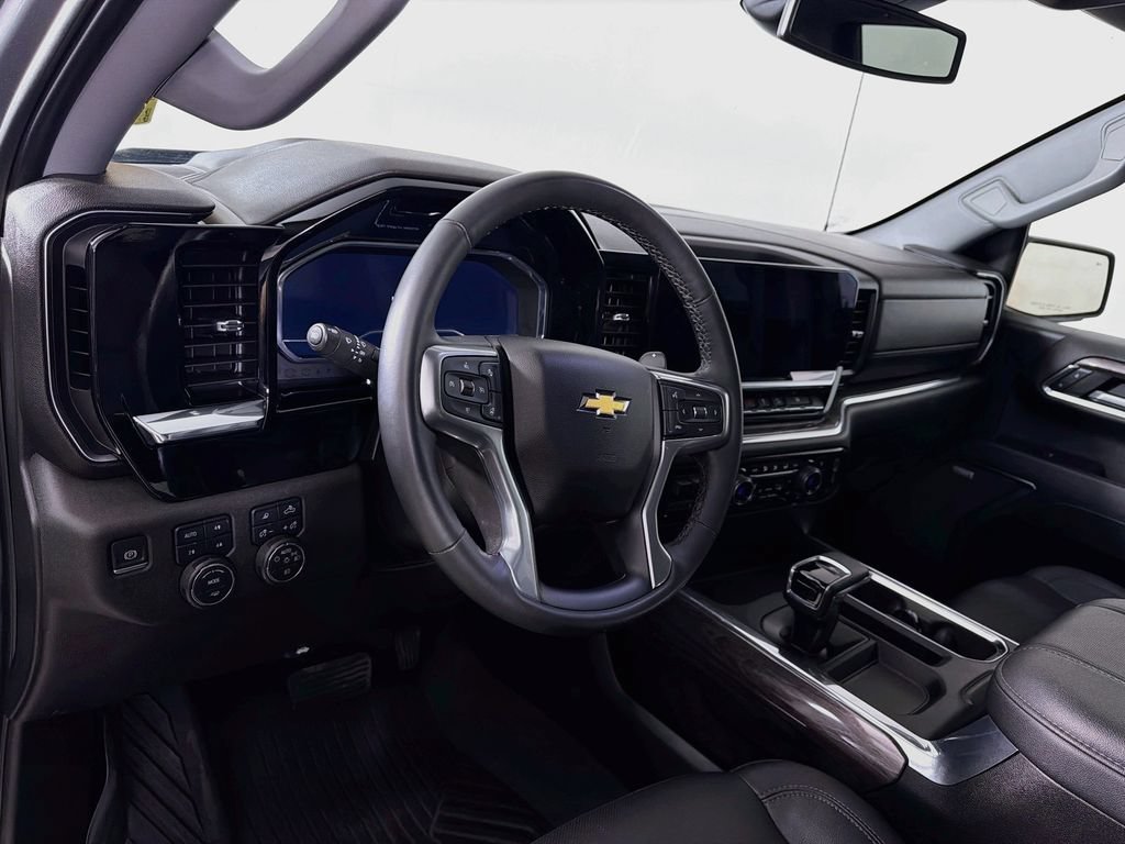 Used 2023 Chevrolet Silverado 1500 LTZ w/ LTZ Convenience Package II AWD/4WD image 10
