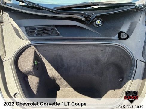 Used 2022 Chevrolet Corvette Stingray Coupe w/ 1LT RWD image 31