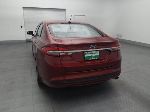 Used 2018 Ford Fusion SE w/ Fusion SE Technology Package FWD image 6