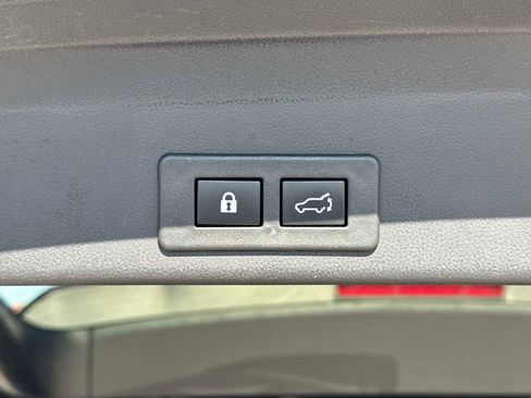 Used 2023 Subaru Ascent Limited w/ Technology Package image 14