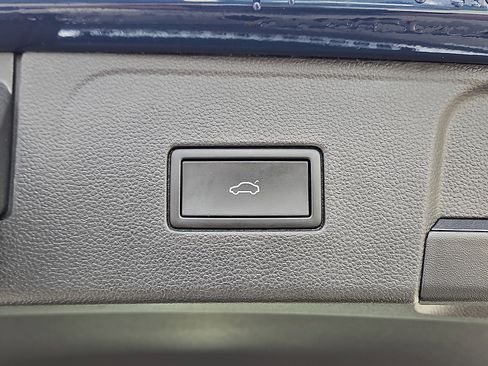 Certified 2023 Volkswagen Atlas SEL Premium image 7