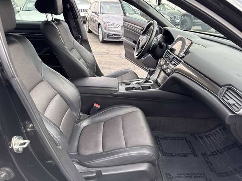 Used 2019 Honda Accord Sport image 12