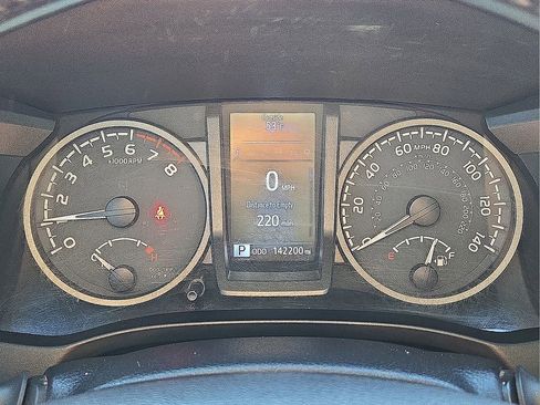 Used 2021 Toyota Tacoma TRD Sport image 25