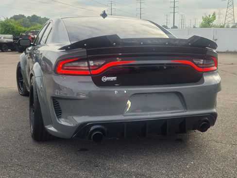Used 2016 Dodge Charger R/T Scat Pack w/ Technology Group RWD image 15