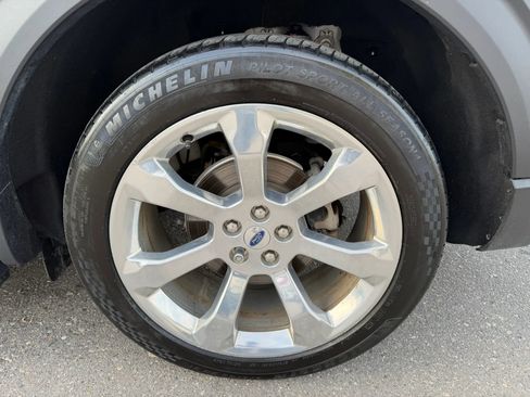 Used 2020 Ford Explorer Platinum w/ Premium Technology Package image 12