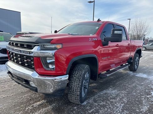 Used 2022 Chevrolet Silverado 2500 LT w/ Convenience Package image 3