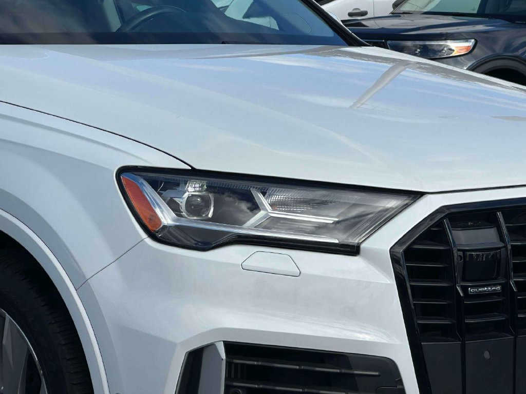 Used 2022 Audi Q7 3.0T Premium Plus w/ Premium Plus Package AWD/4WD image 8