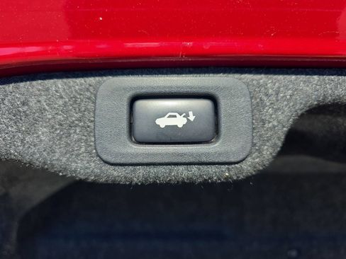 Used 2016 Lexus ES 300h w/ Luxury Package w/Wood Trim FWD image 16