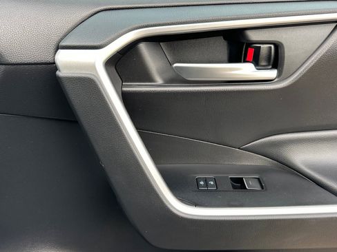 Used 2023 Toyota RAV4 XLE Premium image 19