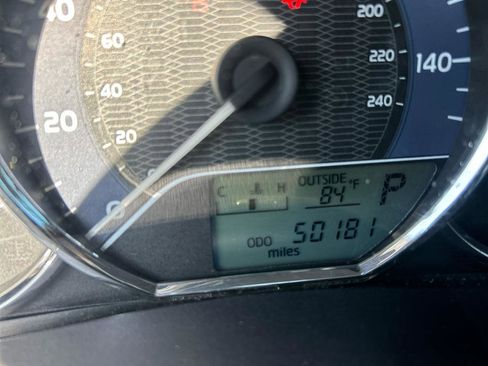 Used 2015 Toyota Corolla LE FWD image 13