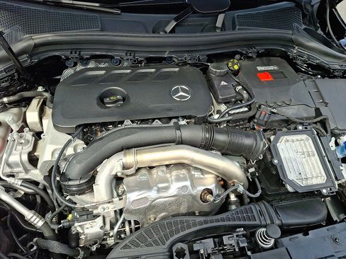 Certified 2025 Mercedes-Benz GLA 250 4MATIC image 27