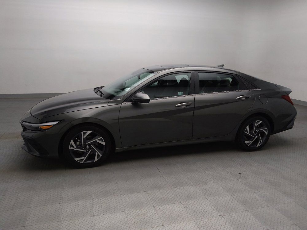 Used 2024 Hyundai Elantra SEL w/ Convenience Package FWD image 3