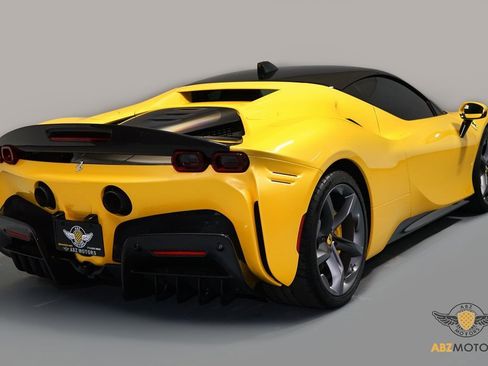 Used 2022 Ferrari SF90 Stradale image 6