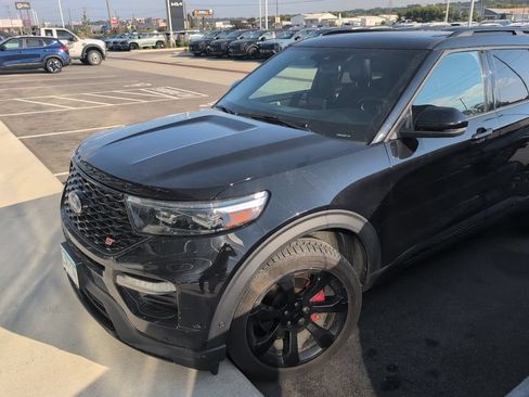 Used 2020 Ford Explorer ST w/ ST High-Performance Pack AWD/4WD image 2