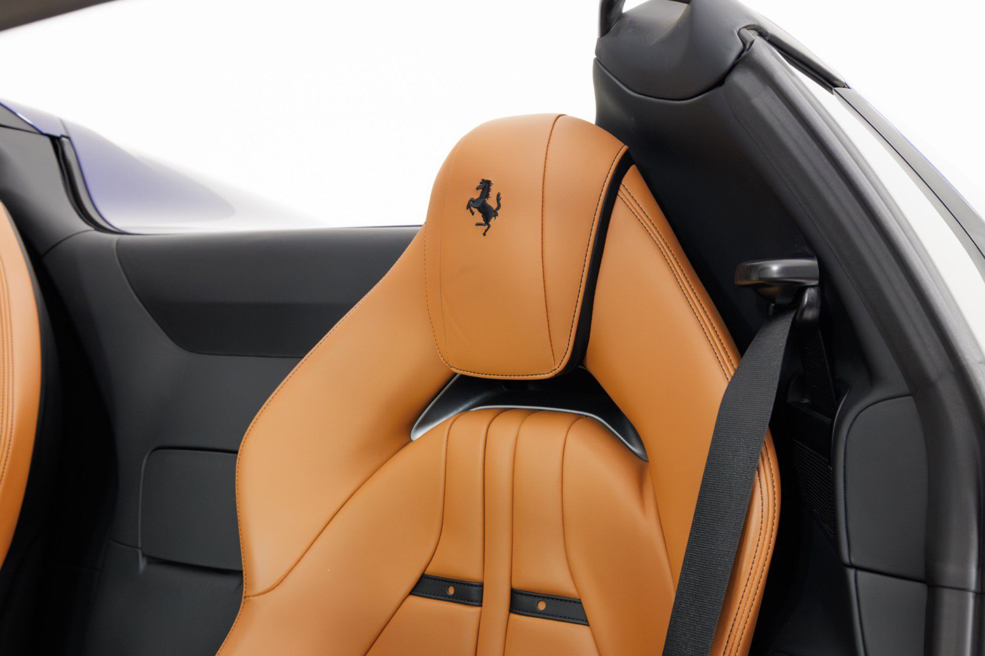 Used 2021 Ferrari 812 GTS RWD image 19