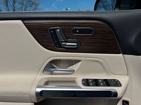 Used 2026 Mercedes-Benz GLB 250 4MATIC image 19