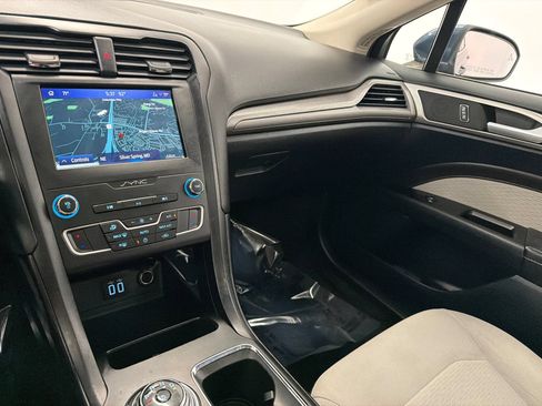 Used 2019 Ford Fusion SE w/ Equipment Group 151A FWD image 19
