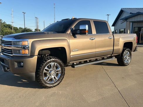 Used 2015 Chevrolet Silverado 2500 High Country w/ Duramax Plus Package AWD/4WD image 5