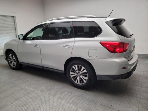 Used 2018 Nissan Pathfinder SL image 3