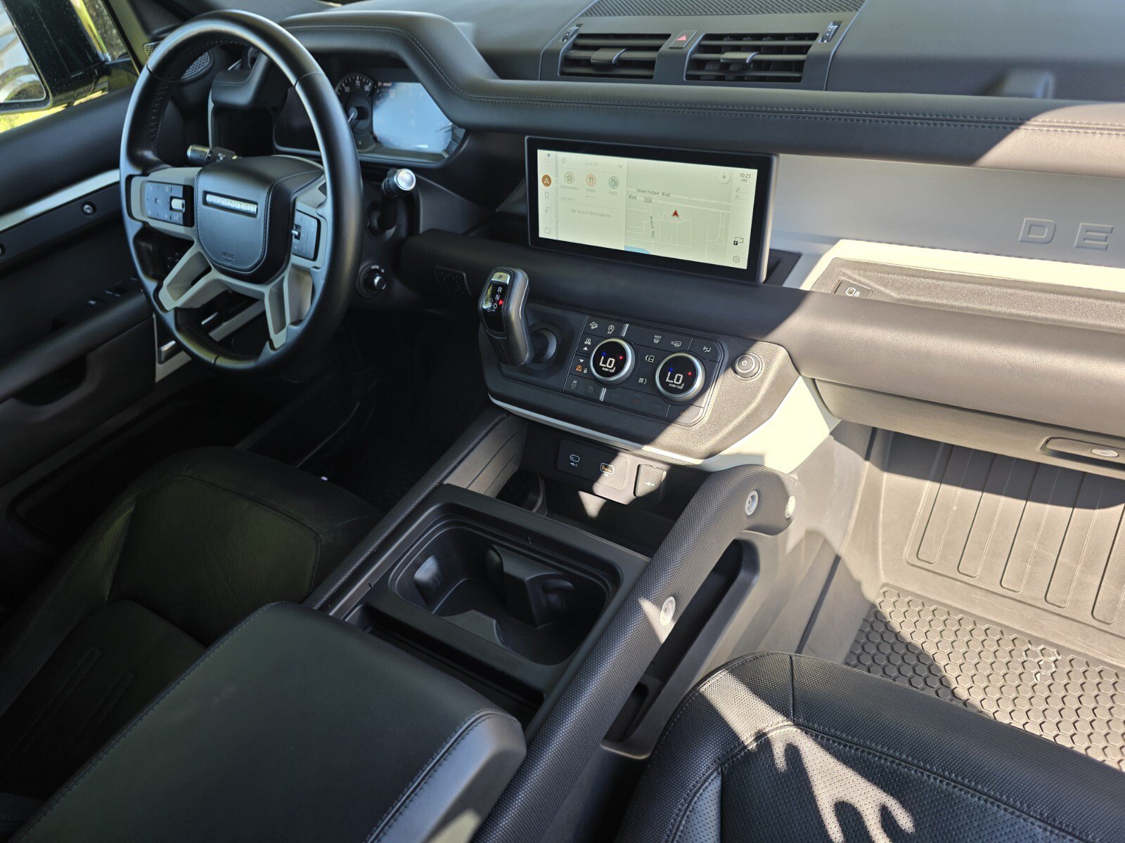 Certified 2022 Land Rover Defender 110 X-Dynamic HSE AWD/4WD image 28