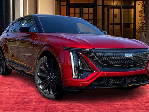 New 2026 Cadillac Lyriq V image 2