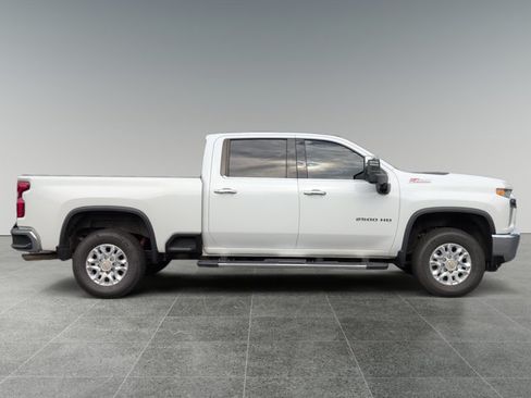 Used 2021 Chevrolet Silverado 2500 LTZ w/ Z71 Off-Road Package AWD/4WD image 6