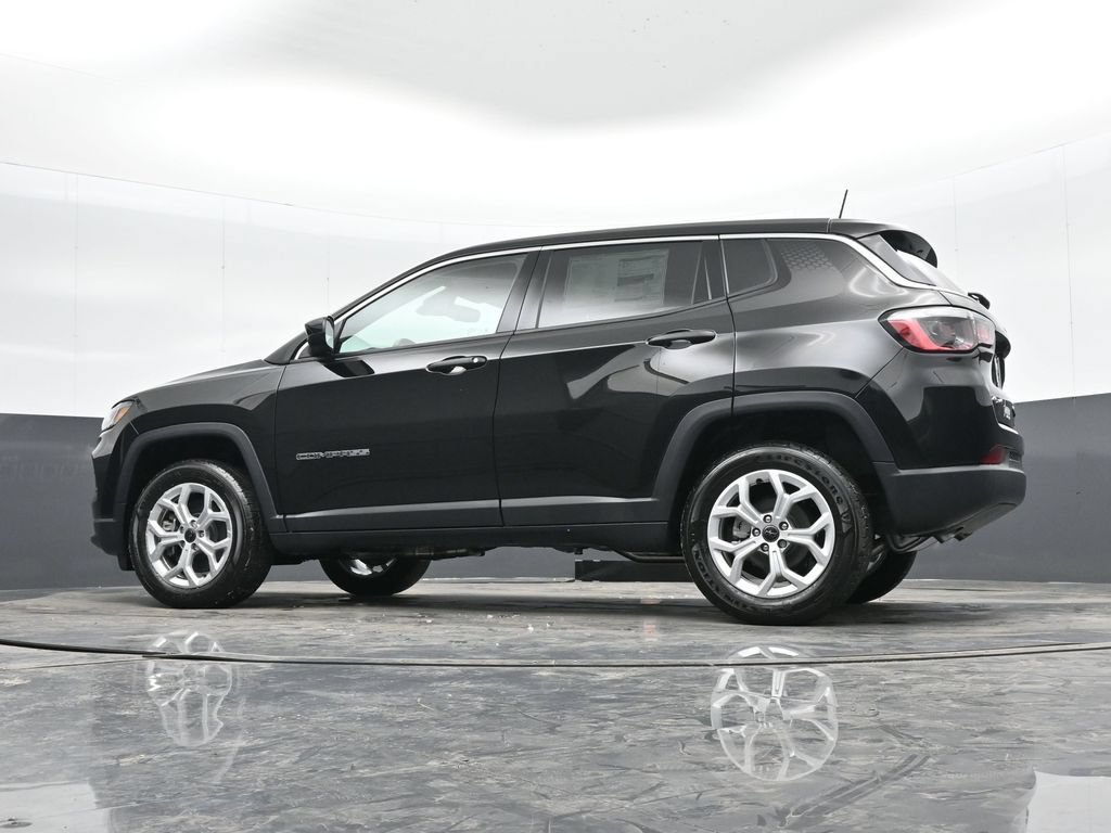 Used 2025 Jeep Compass Sport w/ Mopar Graphics Package AWD/4WD image 32