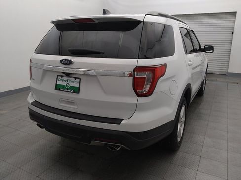 Used 2018 Ford Explorer XLT image 7