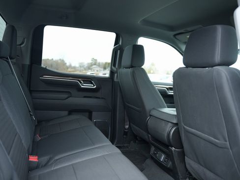 Used 2025 Chevrolet Silverado 1500 LT image 18