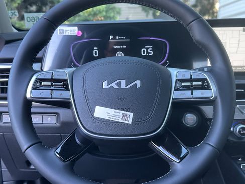 New 2025 Kia Telluride S image 24