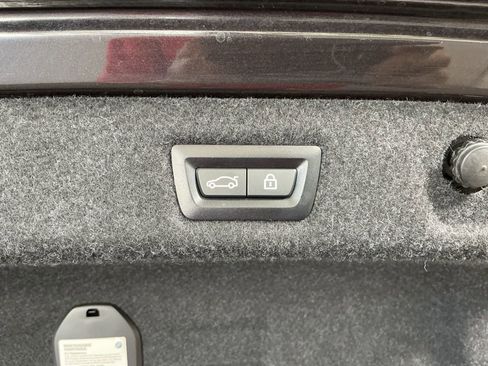 Certified 2022 BMW 530i w/ Executive Package image 33