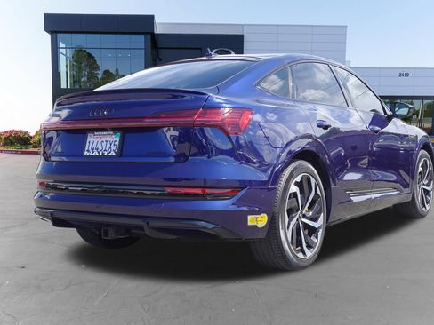 Used 2022 Audi e-tron Premium Plus w/ Premium Plus Package AWD/4WD image 3