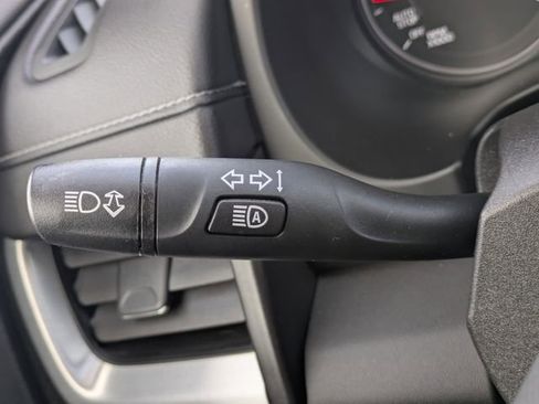 Used 2023 GMC Terrain SLE w/ Driver Convenience Package image 29