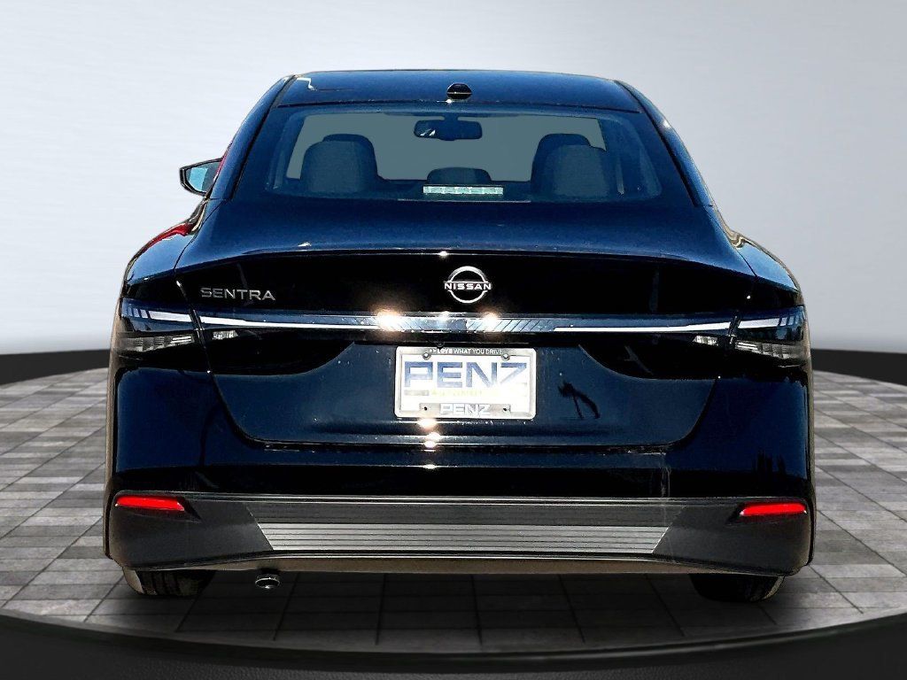 Used 2026 Nissan Sentra SV w/ SV Convenience Package FWD image 4