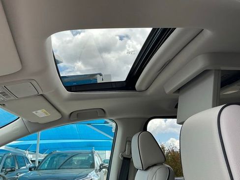 New 2026 Honda Odyssey Touring image 13