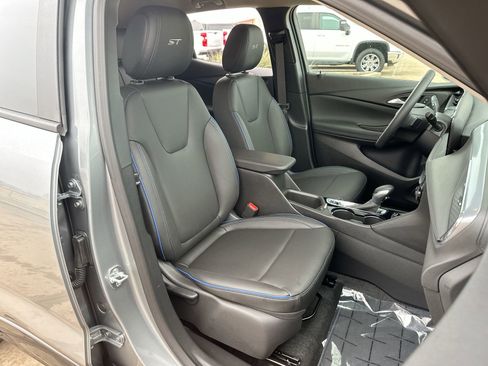 Used 2026 Buick Encore GX Sport Touring image 23