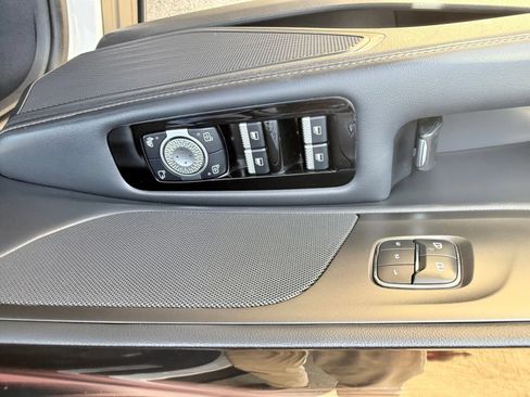 Used 2024 Lincoln Nautilus Premier w/ Jet Appearance Package AWD/4WD image 16