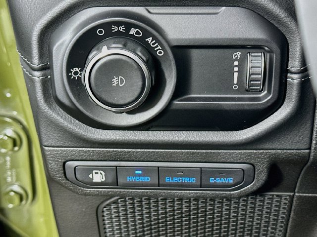 Used 2024 Jeep Wrangler High Altitude AWD/4WD image 10