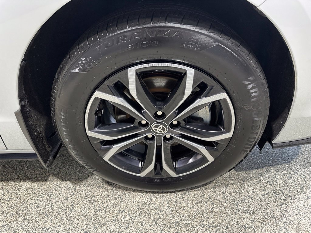 Used 2026 Toyota Sienna Platinum AWD/4WD image 20