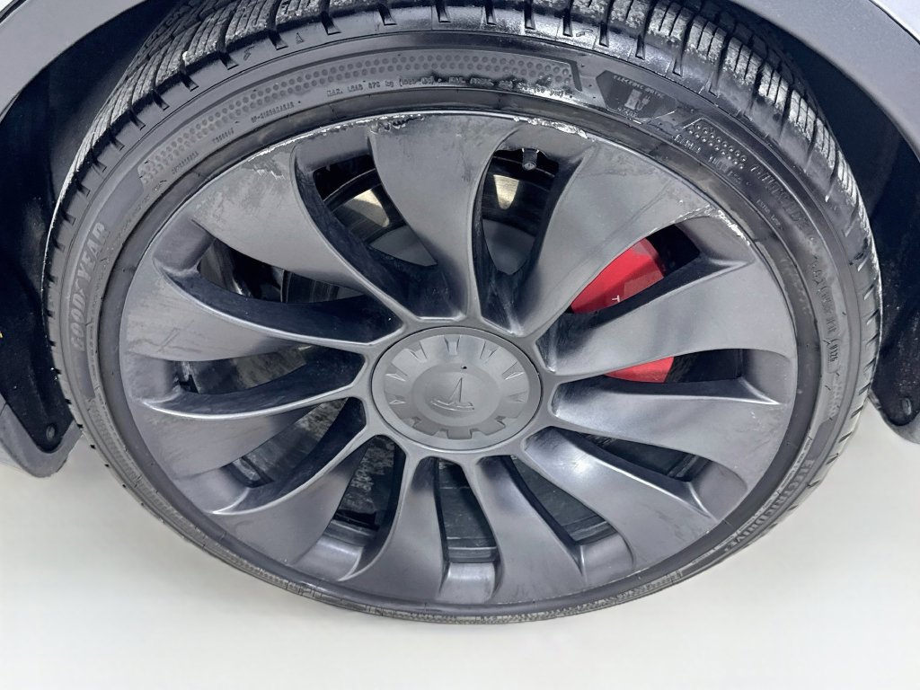Used 2024 Tesla Model Y Performance AWD/4WD image 40