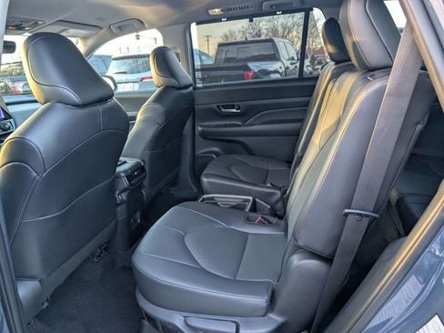 Used 2025 Toyota Grand Highlander FWD image 9