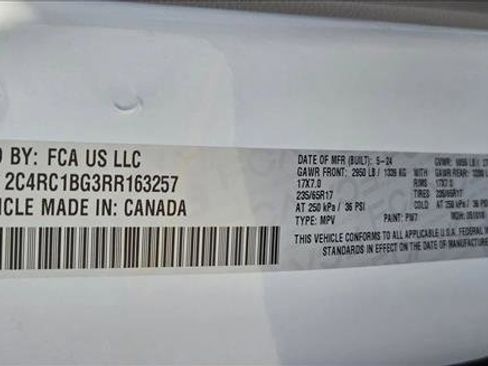 Used 2024 Chrysler Pacifica Touring-L image 23