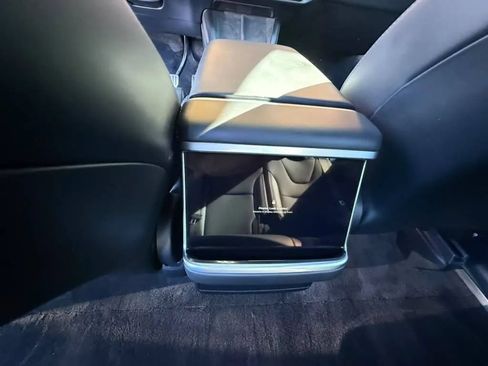 Used 2024 Tesla Model X AWD/4WD image 17