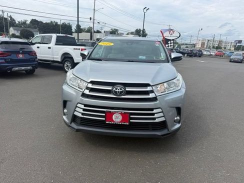 Used 2019 Toyota Highlander XLE AWD/4WD image 5