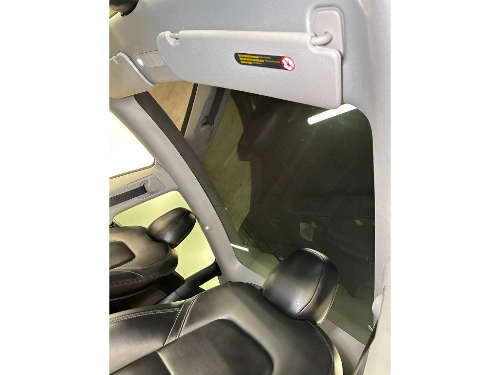 Used 2021 Tesla Model Y Long Range AWD/4WD image 40