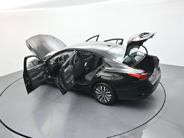 Used 2025 Nissan Altima 2.5 SV FWD image 44