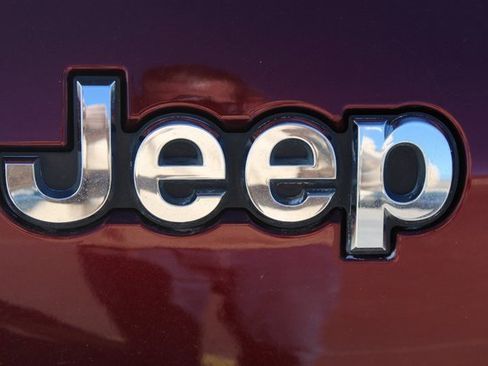 Used 2023 Jeep Grand Cherokee L Laredo image 21